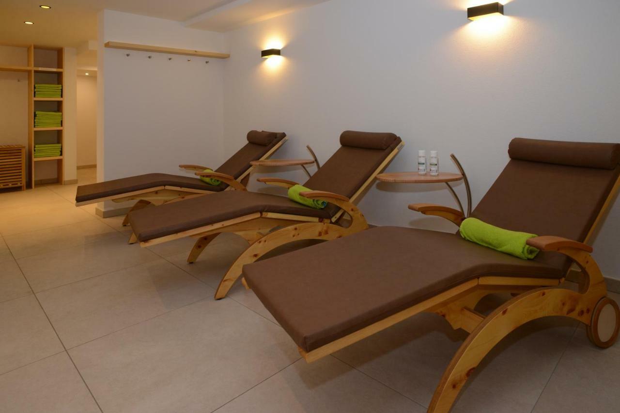 Tgesa La Roiva, Ferienwohnungen mit Hallenbad und Sauna Lenzerheide/Lai Exterior foto