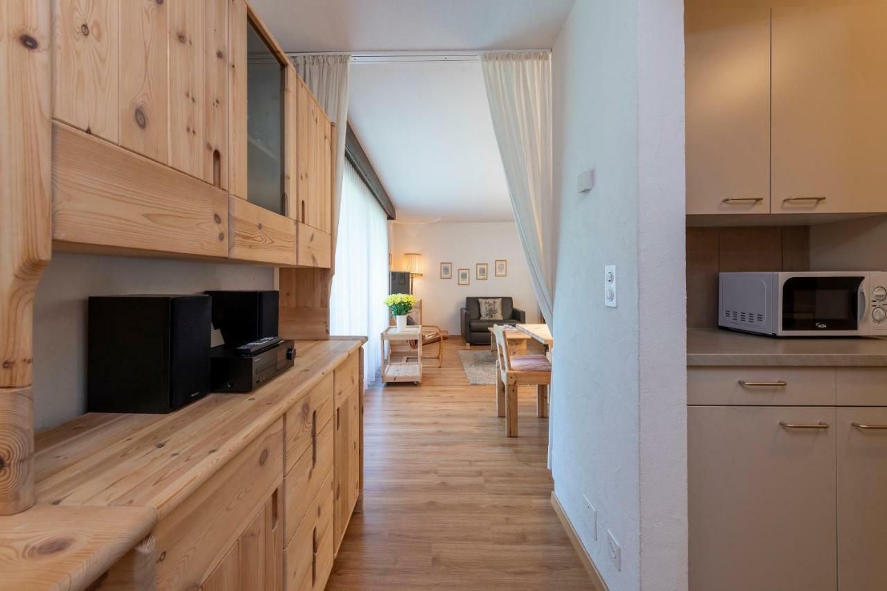 Tgesa La Roiva, Ferienwohnungen mit Hallenbad und Sauna Lenzerheide/Lai Exterior foto