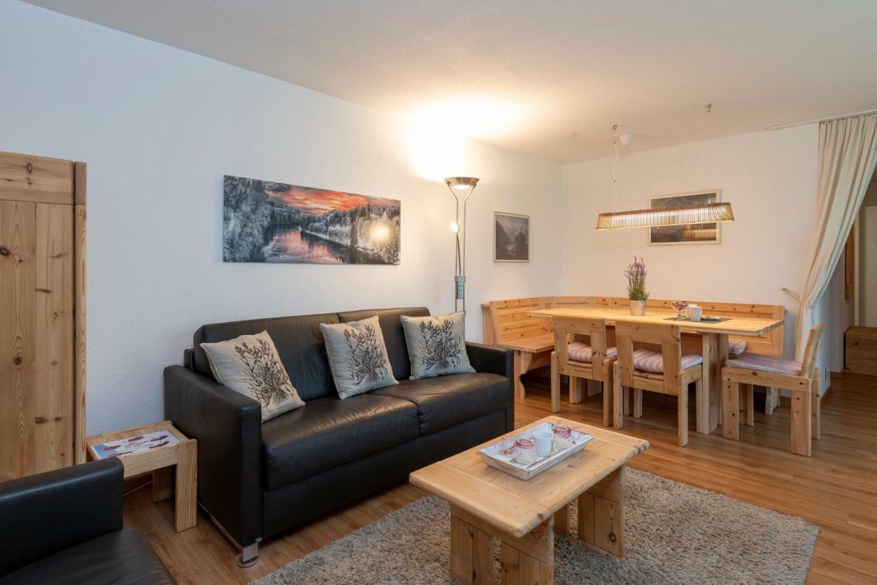 Tgesa La Roiva, Ferienwohnungen mit Hallenbad und Sauna Lenzerheide/Lai Exterior foto