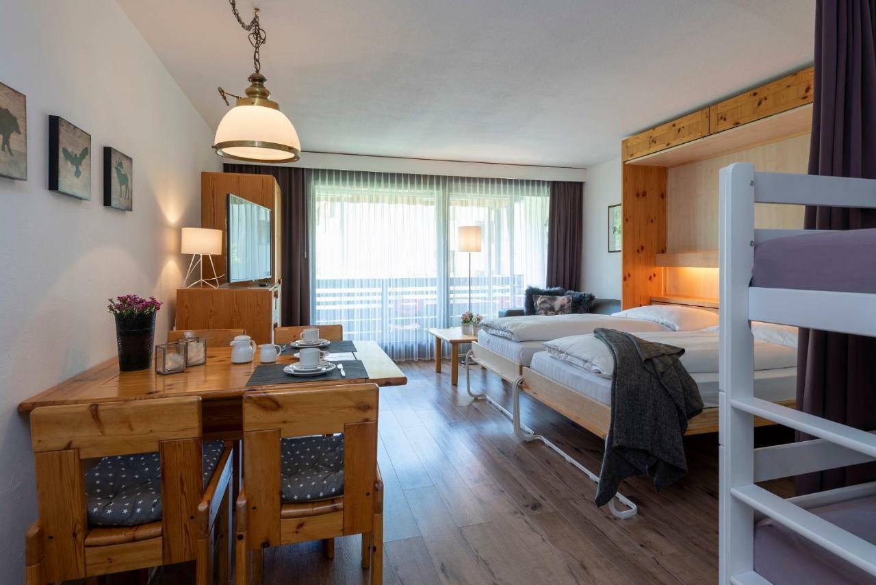 Tgesa La Roiva, Ferienwohnungen mit Hallenbad und Sauna Lenzerheide/Lai Exterior foto